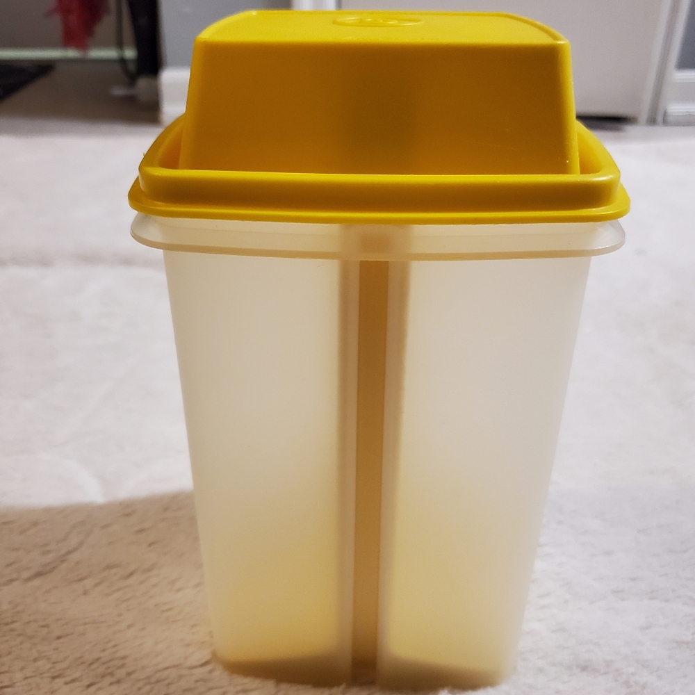 Tupperware Pickle Keeper Yellow Vintage